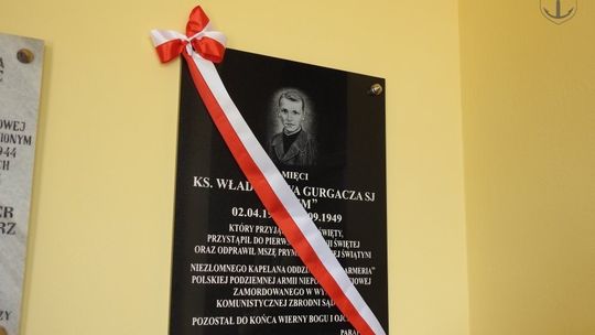 Odsłonięto i poświęcono tablice pamiątkowe w Komborni