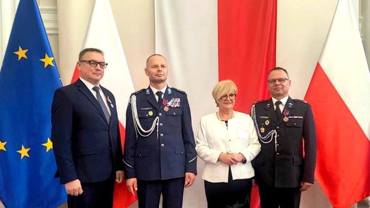 Odznaczenia państwowe dla osób związanych z Krosnem