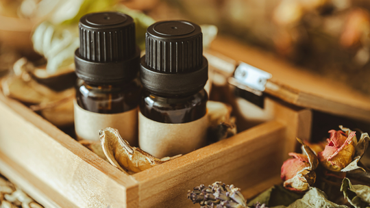 Olejki zapachowe w saunie, czyli aromaterapia w gorącej odsłonie