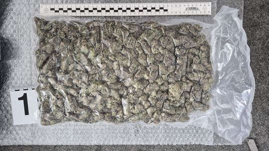 Operacja „KRYSZTAŁ”. Służby przejęły kilogramy narkotyków i tytoniu