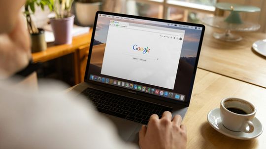 Opinie Google – jak lokalne firmy budują zaufanie mieszkańców?
