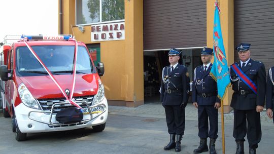 OSP Rymanów Zdrój: Uroczyste przekazanie nowego wozu strażackiego