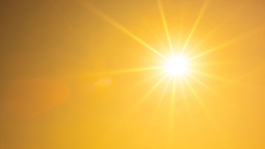? Ostrzeżenie METEO: Kilka dni z upałami. Jak się przed nimi chronić?