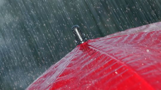 Ostrzeżenie METEO: Silne opady deszczu i gwałtowny wzrost stanów wody