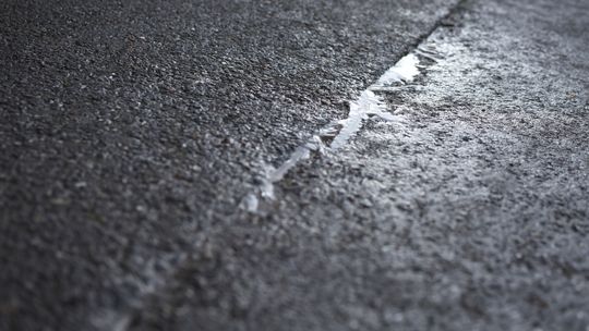 ? Ostrzeżenie o oblodzeniu dróg i chodników