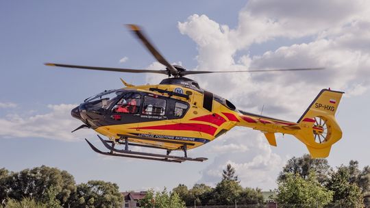 Paralotniarz spadł w okolicy Dukli. Akcja GOPR Bieszczady i śmigłowca LPR