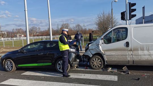 Pięć samochodów brało udział w dwóch kolizjach obok siebie na DK28