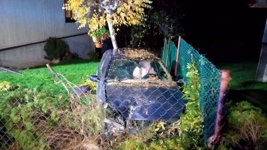 Pijana kobieta wjechała w ogrodzenie w Posadzie Jaśliskiej. Służby poderwane do akcji