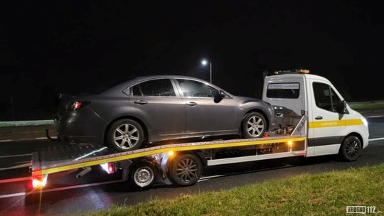 Pijani porzucili samochód i uciekli. Interwencja policji w Polance