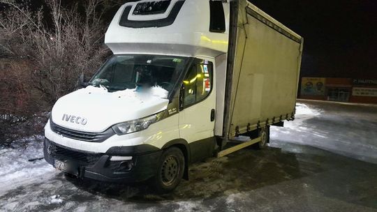 Pijany 56-letni kierowca zatrzymany. Przyjechał zrobić zakupy na stację paliw