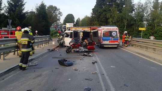 ? PILNE: Zderzenie busa i zestawu pojazdów w Tylawie