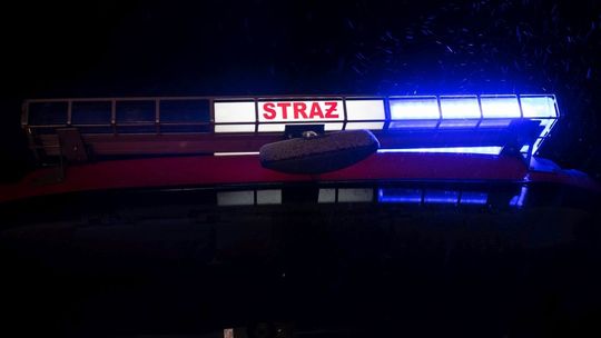 "Płonie dom w Poraju!". Na ratunek pospieszyli strażacy. Okazało się, że mężczyzna zrobił sobie żart