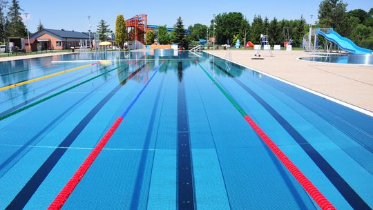 Pływanie i piłka wodna. Klub Pływacki Masters Krosno zaprasza na amatorskie zawody i turniej