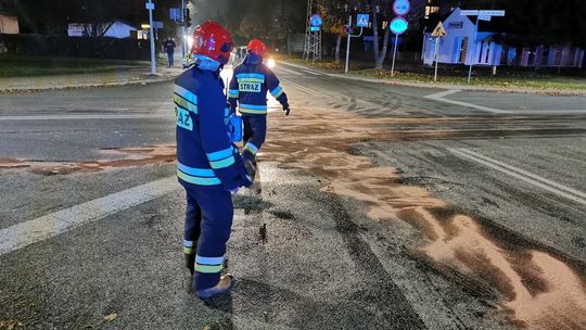 Po kolizji całe skrzyżowanie w płynach eksploatacyjnych