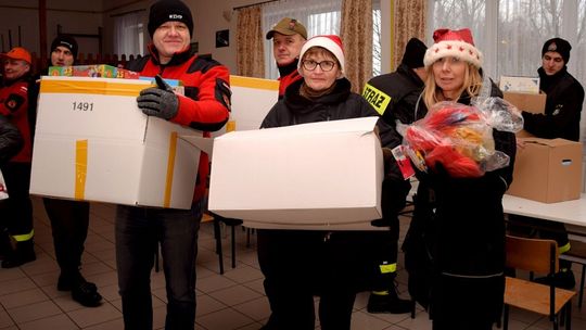 Po raz piąty odbyła się akcja "Paczka dla Dzieciaka na Święta od Strażaka"