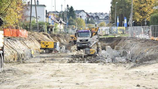 Pociągi wrócą do Krosna w grudniu. Na linii 108 trwa najtrudniejszy etap prac