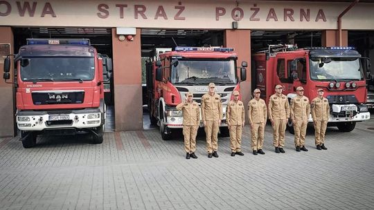 Podkarpaccy policjanci i strażacy oddali hołd ofiarom tragedii na Węgrzech