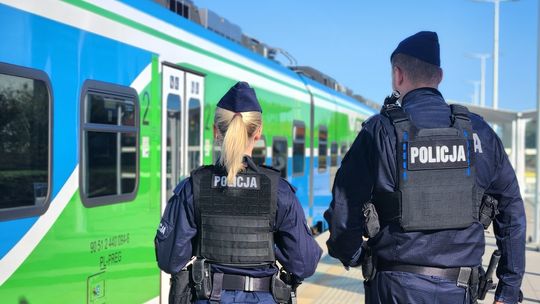 Podkarpacie. Tragiczny wypadek na przejściu kolejowym. Nie żyje dziadek z wnuczką