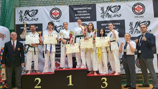 Podwójne złoto Izabeli Mielech i sześć pucharów dla karateków z Krosna