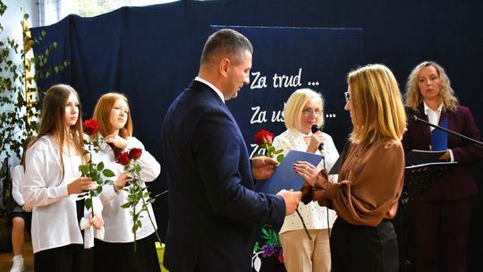 Podziękowania, nagrody i stypendia dla uczniów i nauczycieli z Gminy Wojaszówka