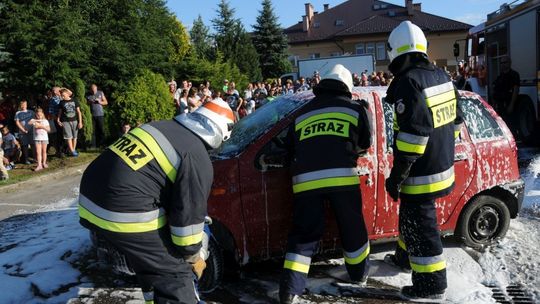 Pokaz ratowniczo-gaśniczy podczas dni Gminy Krościenko Wyżne