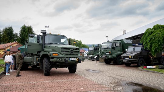 Pokaz wyposażenia 4. Brygady Logistycznej podczas Jarmarku Korczyńskiego