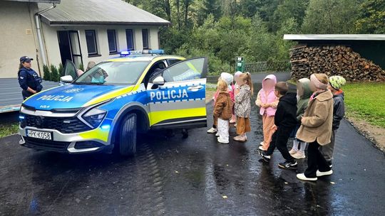 Policja w Rymanowie przypomina dzieciom o zasadach bezpieczeństwa