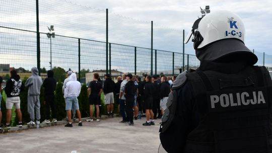 Policja zabezpieczała derbowy mecz JKS Czarni Jasło – Karpaty Krosno