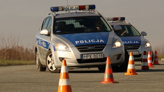 Policjanci doskonalili jazdę pojazdami uprzywilejowanymi