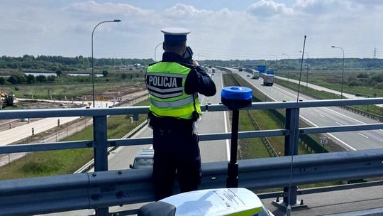 Policjanci kontrolowali kierowców na A4. Posypały się mandaty za jazdę „na zderzaku”