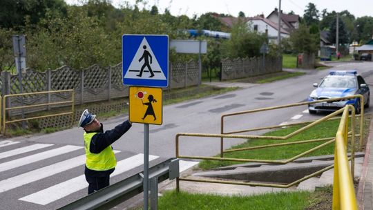 Policjanci "lustrowali" drogi w pobliżu szkół i przedszkoli