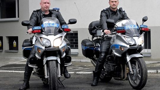 Policjanci na motocyklach wyjechali patrolować drogi