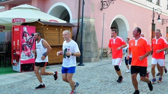 Policjanci, ratownicy medyczni i strażacy pobiegną dla chorej Tosi