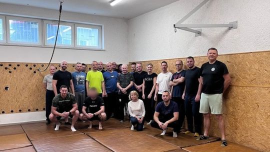 Policjanci szkolili krośnieńskich ratowników medycznych