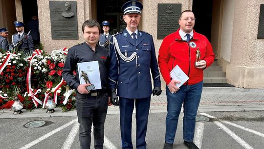 Policjanci uhonorowali osoby wspierające ich działania