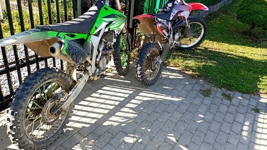 Policyjna kontrola ujawniła serię poważnych naruszeń dwóch motocyklistów