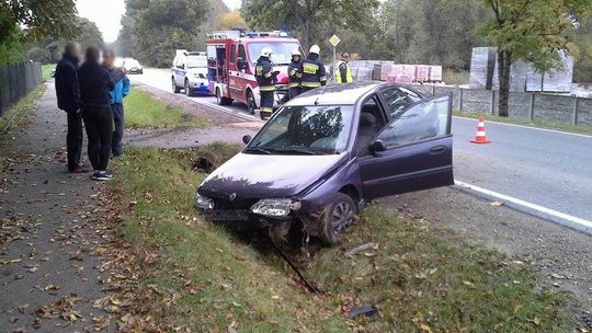 POSADA GÓRNA: Niegroźna kolizja Renault