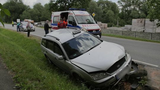 POSADA GÓRNA: Próbował uniknąć zderzenia, wjechał do rowu