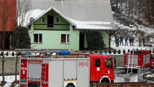 POSADA JAŚLISKA: Strażacy kolejny raz gasili pożar sadzy