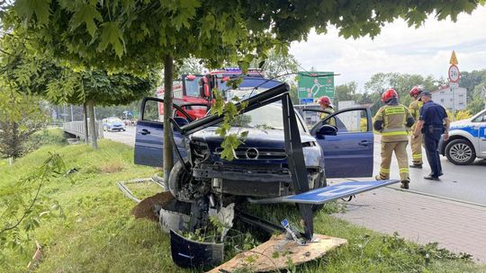 Pościg ulicami Krosna zakończył się kolizją. Policja szuka świadków zdarzenia
