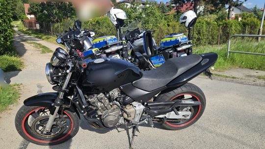 Pościg w Iwoniczu. 23-letni motocyklista bez prawa jazdy uciekał policji i łamał przepisy
