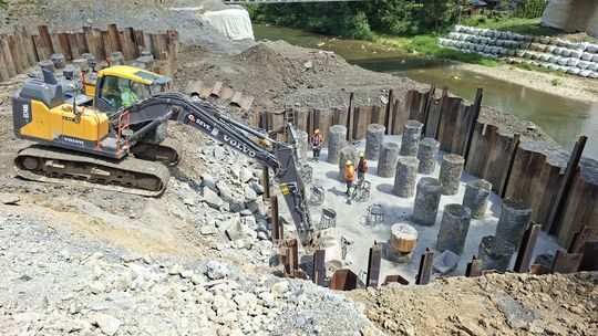 Postęp prac na S19 Dukla–Barwinek. Intensywne roboty ziemne i budowa obiektów [ZDJĘCIA]