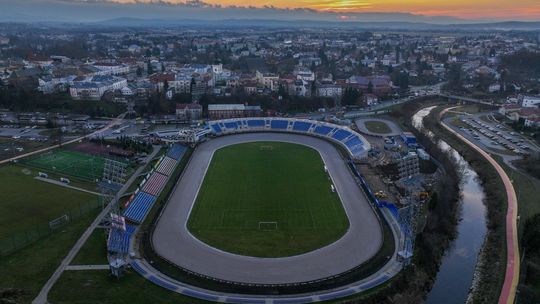 Postęp prac na stadionie przy ul. Legionów [ZOBACZ ZDJĘCIA]