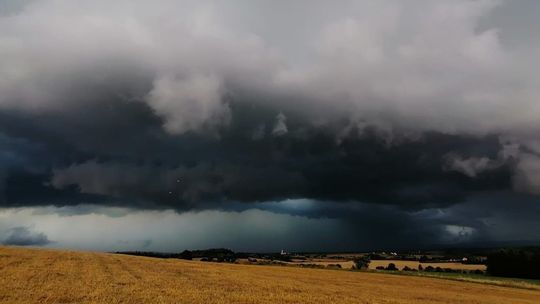 Potężna burza nad powiatem. Zobaczcie zdjęcia naszych Czytelników