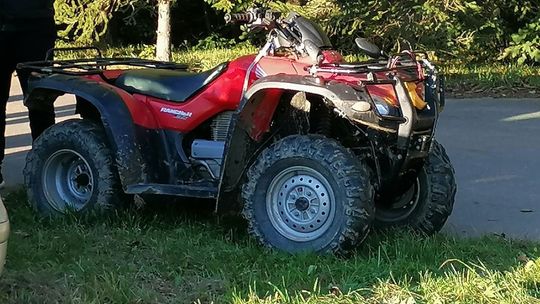 Potrącenie 18-letniego pieszego przez quada w Klimkówce