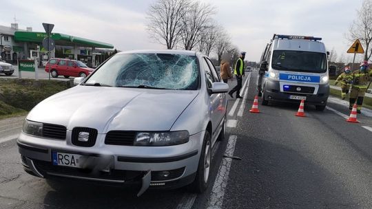 Potrącenie mężczyzny na DK28 w Rymanowie przez seata [AKTUALIZACJA]