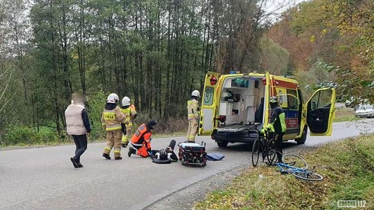 Zderzenie rowerzysty z samochodem w Faliszówce