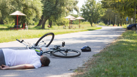 Potrącenie rowerzysty w Jedliczu. Poszukiwani świadkowie zdarzenia