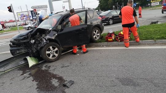 Poważny wypadek na skrzyżowaniu DK28 w Krośnie