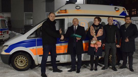 Powiat krośnieński przekazał lwowskiemu pogotowiu karetkę sanitarną